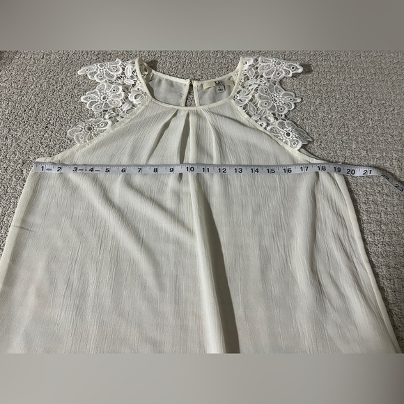 Ya Los Angeles Ivory Lace Shoulder Blouse - Picture 4 of 9